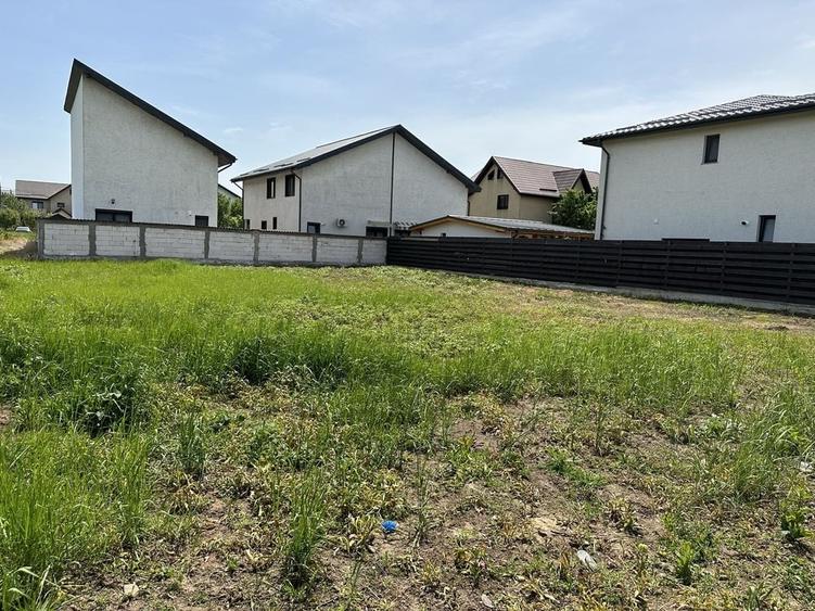 Teren de 570 mp, în Glina