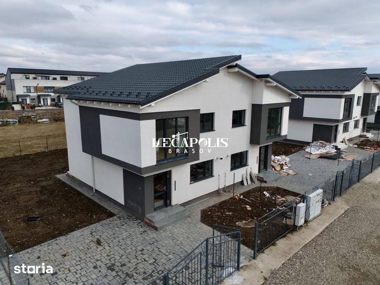 Casă cu 4 camere cu Teren 300 Mp în Central