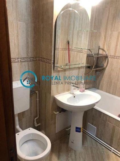 Apartament cu 3 camere decomandat, mobilat în Ultracentral