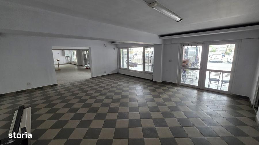 Spațiu comercial, de 200 mp, în Central