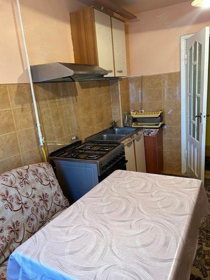 Apartament cu 4 camere decomandat în Micro 15
