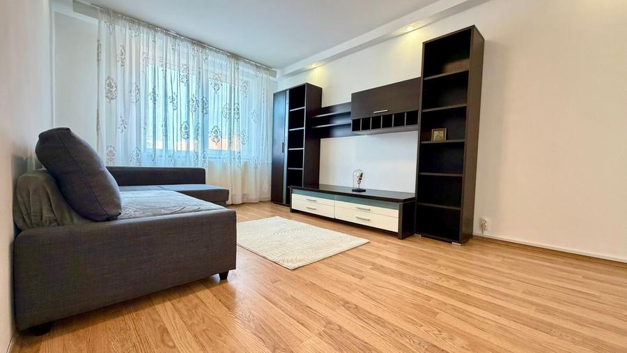 Apartament cu 2 camere decomandat în Titan