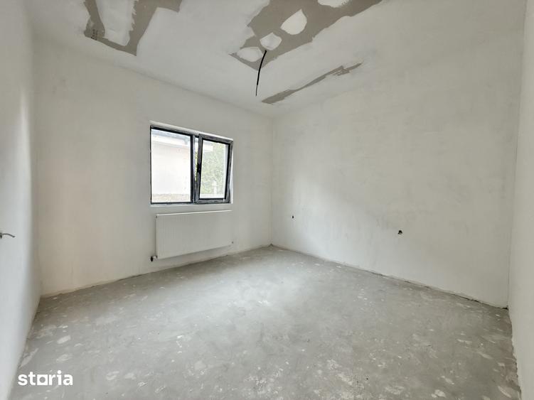 Casă cu 4 camere cu Teren 230 Mp în Central