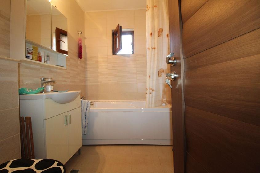 Apartament cu 2 camere decomandat în 9 Mai