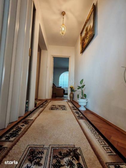Apartament cu 3 camere decomandat în Dacia