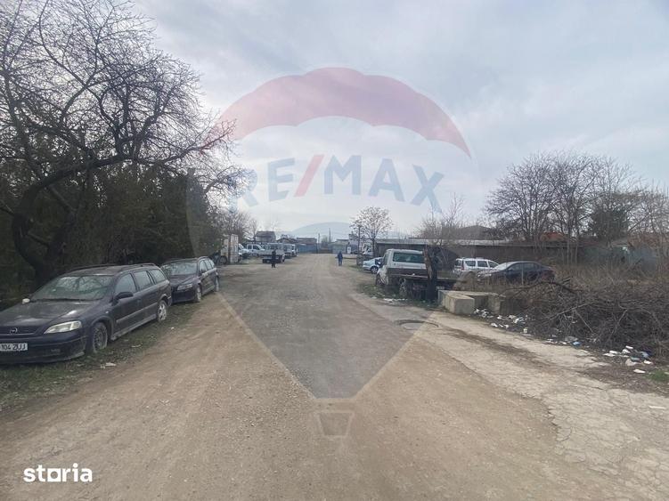 Teren de 2000 mp, în Progresul