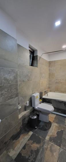 Apartament cu 3 camere semidecomandat în Prelungirea Ghencea