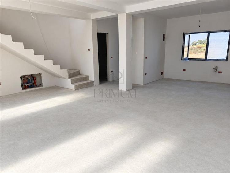 Duplex cu 3 camere cu Teren 252 Mp în Moșnița Nouă