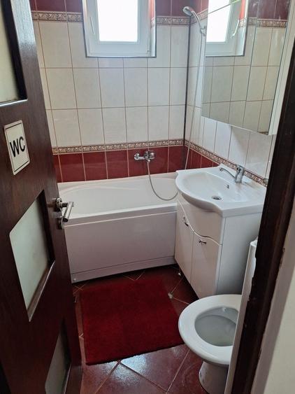 Apartament cu 3 camere semidecomandat în Exterior Vest