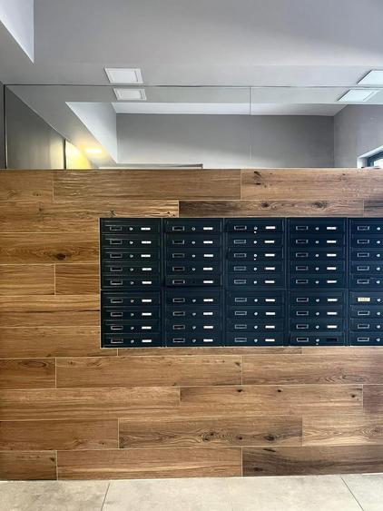 Apartament cu 3 camere decomandat în Europa