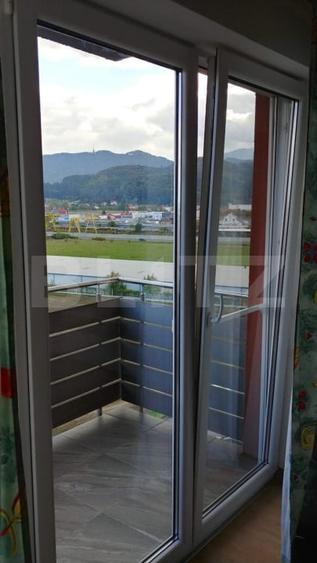 Apartament cu 2 camere decomandat, mobilat în Tractorul