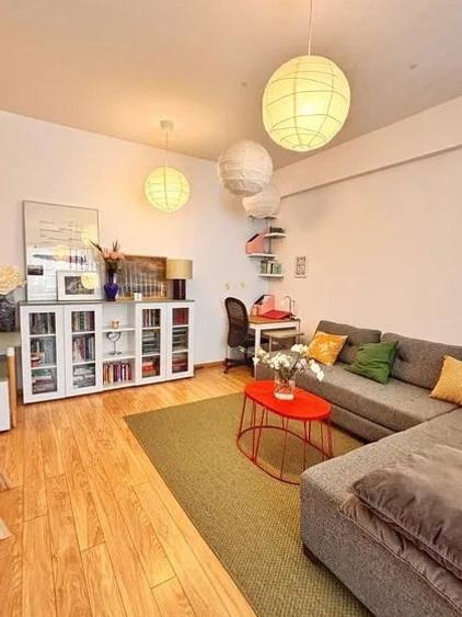 Apartament cu 2 camere semidecomandat, mobilat în 13 Septembrie