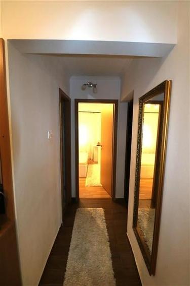 Apartament cu 3 camere decomandat în Lipovei