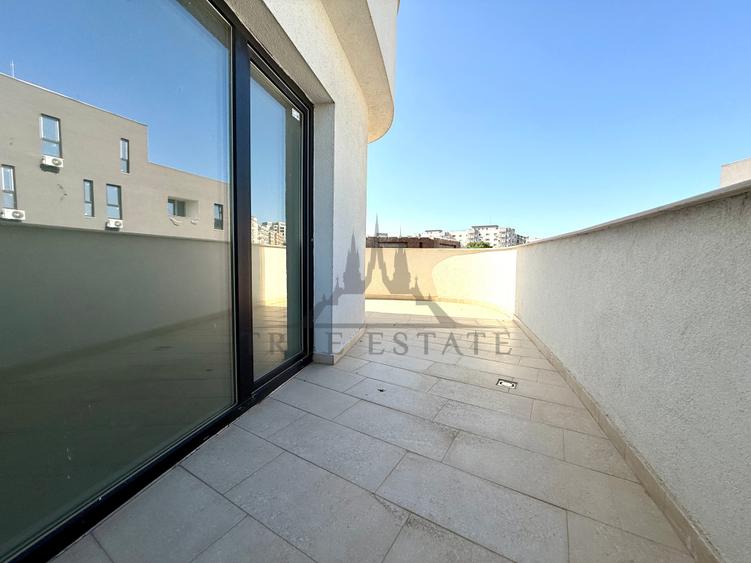 Penthouse cu 5 camere decomandat, mobilat în Timpuri Noi