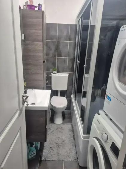 Apartament cu 2 camere decomandat, mobilat în Apărătorii Patriei