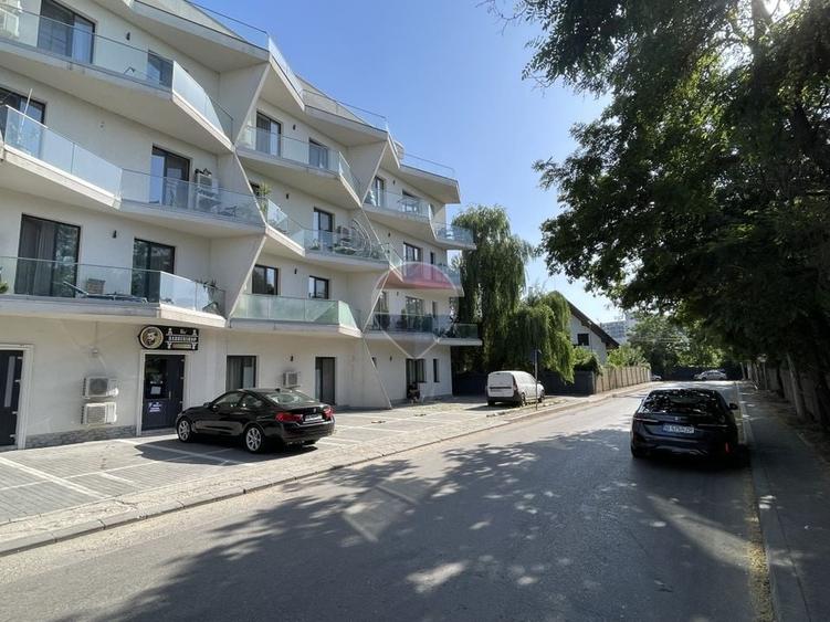 Apartament cu 2 camere semidecomandat, mobilat în Pipera
