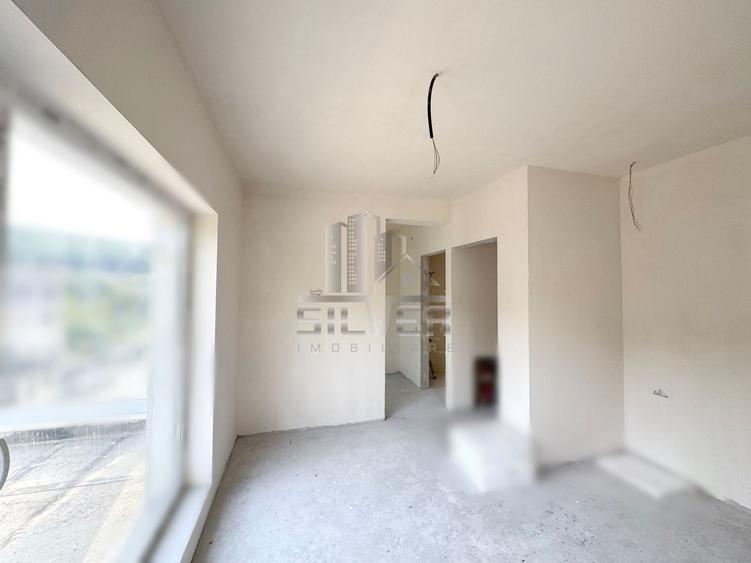 Duplex cu 5 camere cu Canalizare în Câmpului