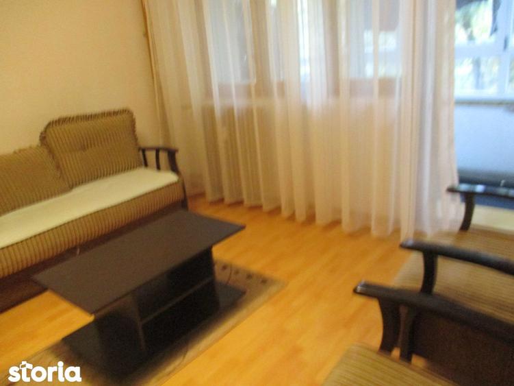 Apartament cu 3 camere decomandat în Drumul Taberei — fotografia 2