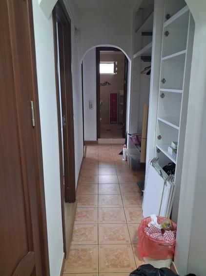 Apartament cu 3 camere decomandat în Alexandriei