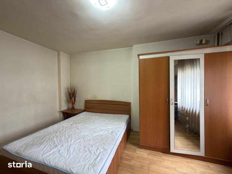 Apartament cu 3 camere decomandat în Crișan