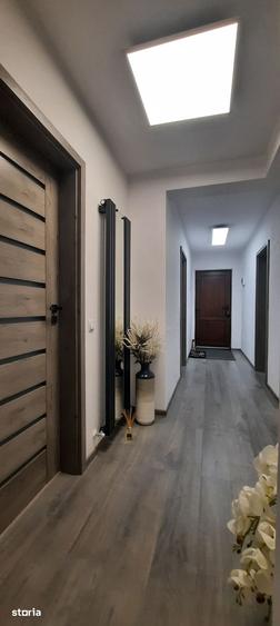 Casă cu 3 camere decomandat cu Teren 300 Mp în Central