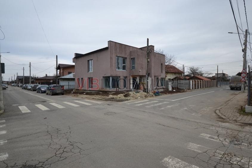 Casă cu 4 camere cu Teren 240 Mp în Central