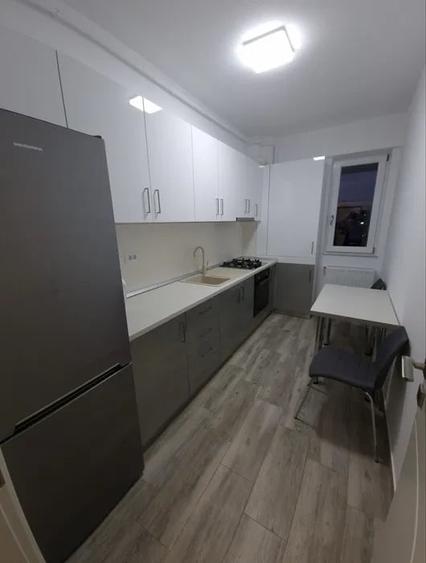 Garsonieră decomandată, mobilată în Podu Roș