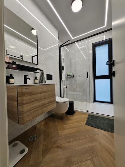 Apartament cu 4 camere semidecomandat, mobilat în Iancu Nicolae