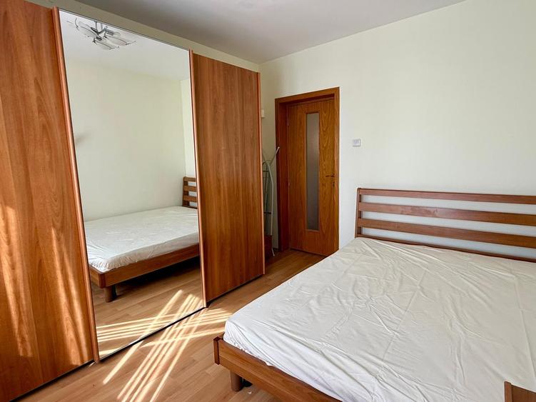 Apartament cu 3 camere decomandat în Cazino