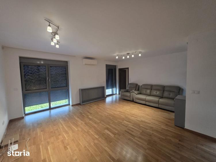 Apartament cu 4 camere în Băneasa