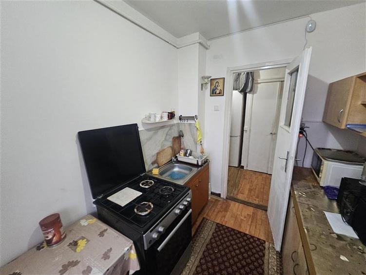 Apartament cu 2 camere semidecomandat în Micro I
