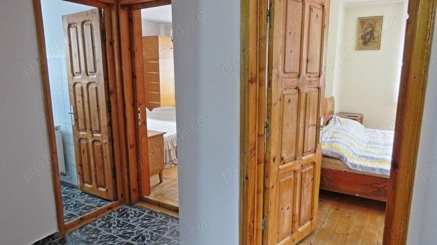 Casă cu 6 camere cu Teren 365 Mp în Zamora
