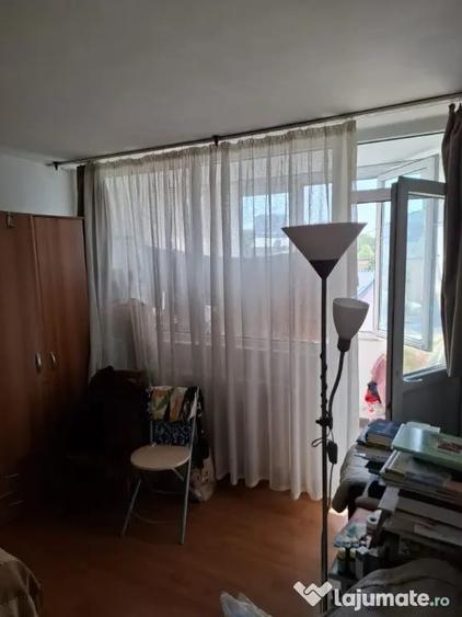 Apartament cu 3 camere decomandat în Dristor