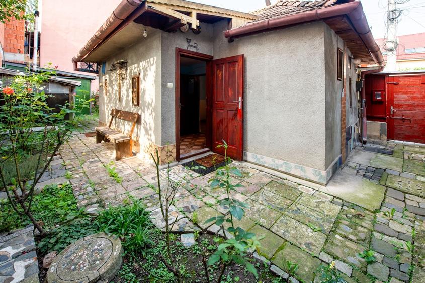 Casă individuală cu 2 camere cu Canalizare în Plopilor