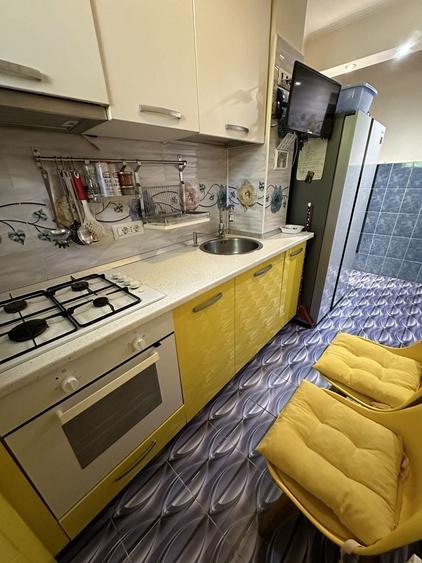 Apartament cu 4 camere semidecomandat în Drumul Taberei