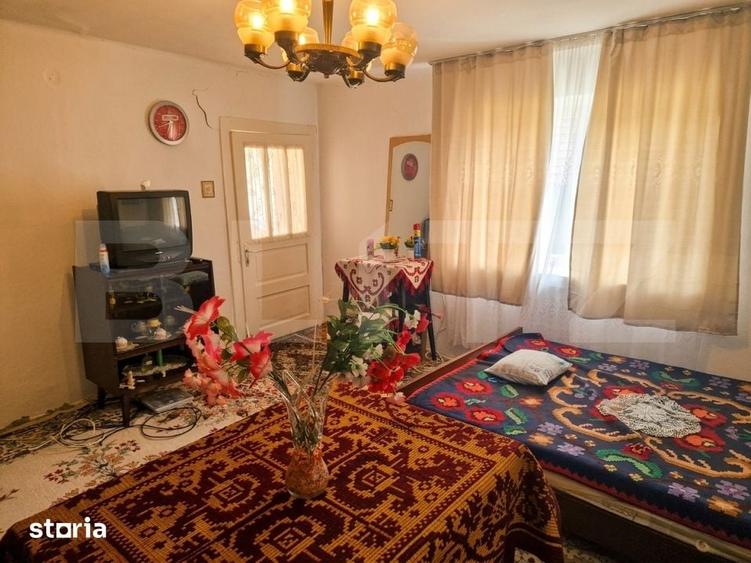 Casă cu 2 camere cu Teren 8290 Mp în Central