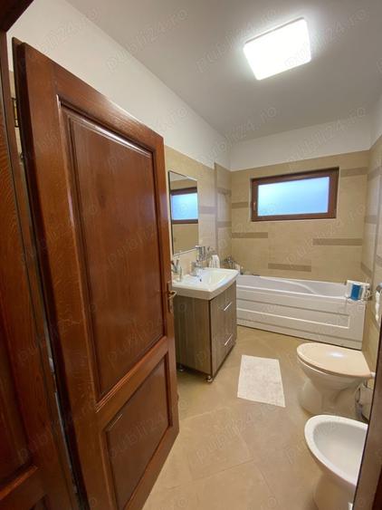 Casă cu 5 camere cu Teren 750 Mp în Giroc