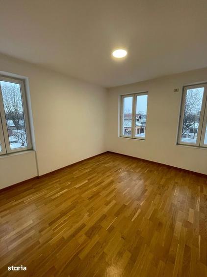 Apartament cu 4 camere în Străulești
