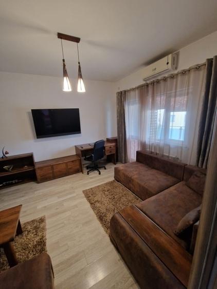 Apartament cu 3 camere decomandat în Copou