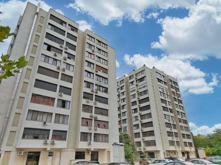 Apartament cu 2 camere decomandat în Exterior Vest
