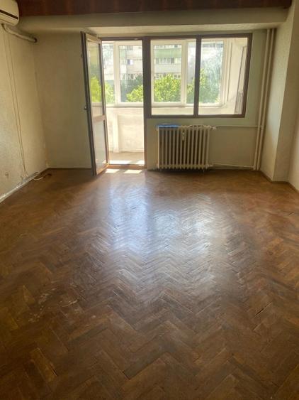 Apartament cu 4 camere decomandat în Pantelimon