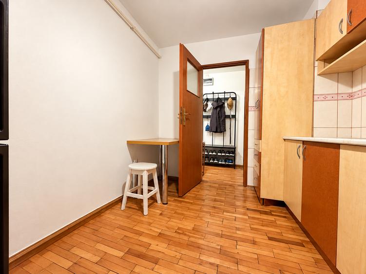 Apartament cu 2 camere semidecomandat în Soarelui