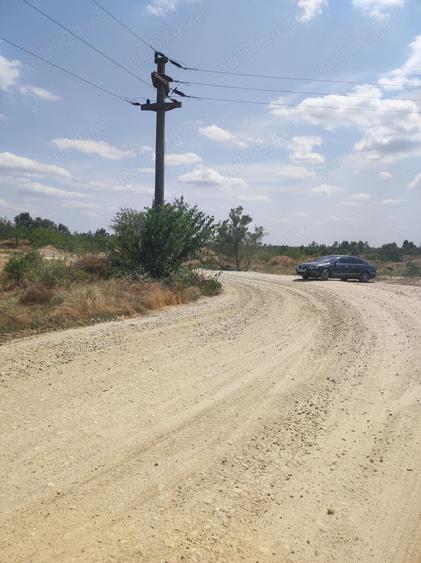 Teren de 900 mp, în Cornetu