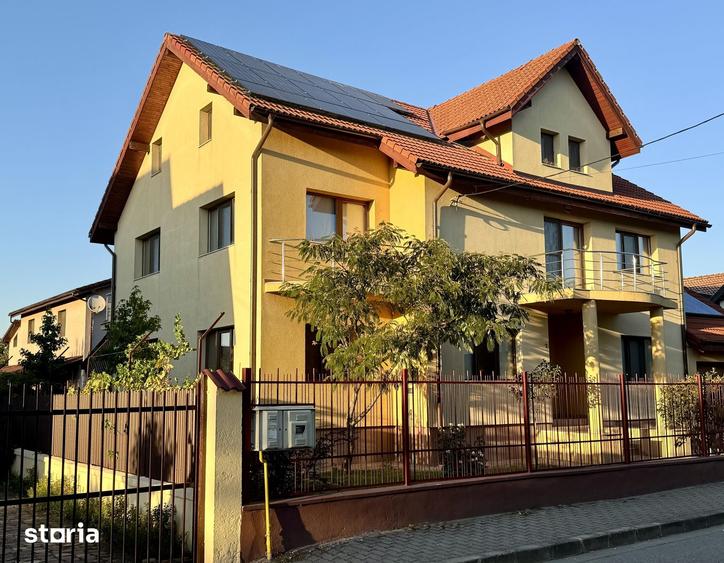 Casă cu 5 camere cu Teren 600 Mp în Lunei