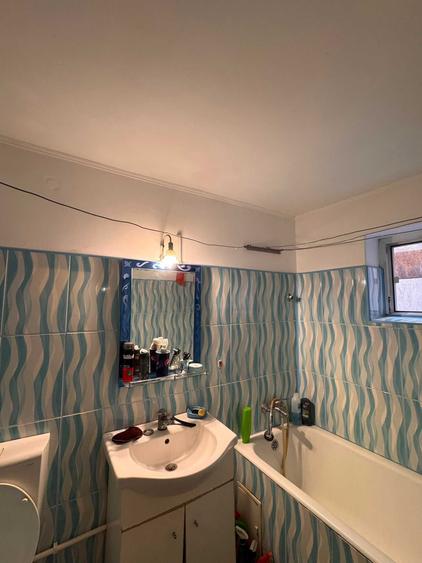 Apartament cu 3 camere decomandat în Palazu Mare