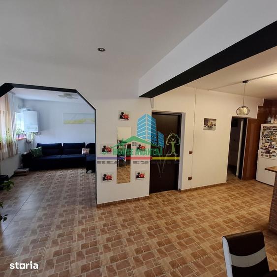 Casă cu 5 camere cu Teren 157 Mp în Central