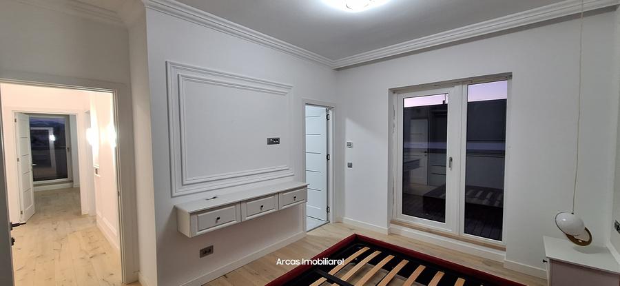 Penthouse cu 3 camere decomandat, mobilat în Sub Arini