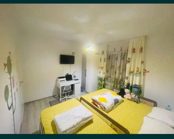 Apartament cu 3 camere decomandat în Dobroești