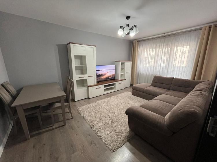 Apartament cu 3 camere decomandat, mobilat în Gorjului