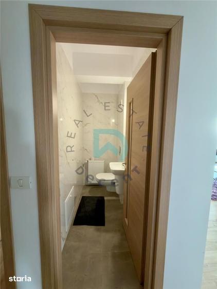 Apartament cu 3 camere în Tractorul